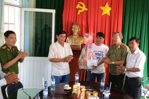 Giám đốc công an Bình Dương chúc Tết ‘hiệp sĩ’