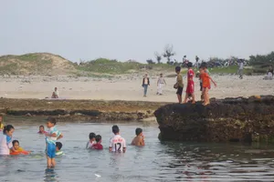 Tắm biển ngày tết, năm học sinh bị đuối nước