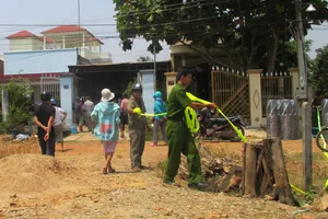 Cưa đạn pháo 105 ly, 1 người chết