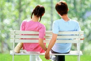 Con bước vào tuổi yêu, cha mẹ bước vào sai lầm