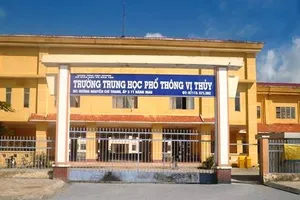 Nam sinh lớp 12 bất ngờ tử vong khi đang ngồi học