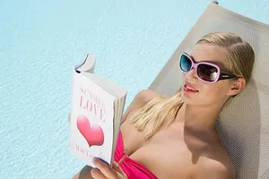 Chọn khe ngực sâu hay cái đầu trí tuệ?