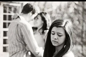 Năm điều người thứ ba luôn có, làm vợ nên cảnh giác