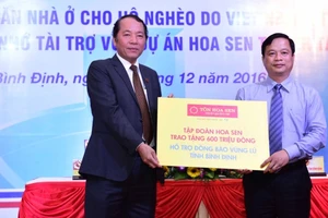 Hoa Sen Group hỗ trợ người dân vùng lũ Bình Định 