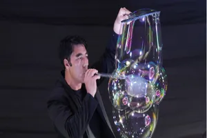 Ngập tràn cảm xúc cùng phù thủy bong bóng Fan Yang