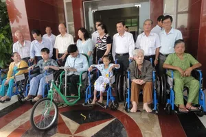 Cùng Quỹ Lawrence S. Ting giúp đỡ người tàn tật