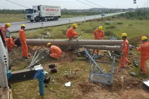 “Điện chưa sáng, chúng tôi chưa nghỉ ngơi”
