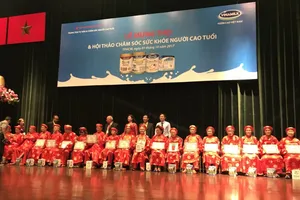 Chăm sóc sức khỏe cho người cao tuổi tại TP.HCM