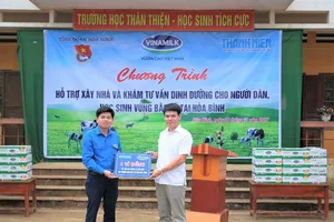 Vinamilk chung tay dựng nhà giúp dân vùng lũ