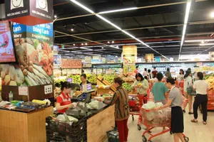 Sáu quả trứng gà giá 1.000 đồng tại LOTTE Mart