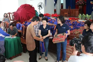 Hỗ trợ người dân vùng bão vượt qua khó khăn