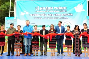 FCV: Khánh thành trường Đèn Đom Đóm thứ 21