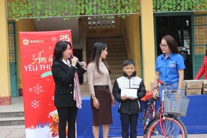SASCO: Trao 353 phần quà Tết đến người dân khó khăn