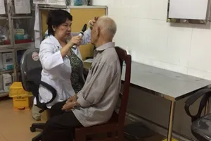 Phẫu thuật mắt miễn phí cho hàng trăm bệnh nhân nghèo