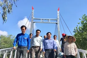 Giá Rai: Đón nhận cầu thép dây văng của Tân Hiệp Phát 