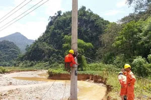 Ngành điện nỗ lực khắc phục sau mưa lũ
