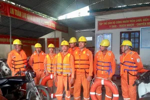 EVNNPC: Gần 50% khách hàng thanh toán tiền điện qua ngân hàng 