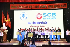 SCB trao học bổng cho sinh viên hai trường đại học tại TP.HCM 