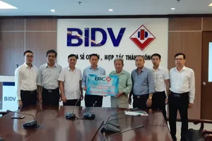 BIC trả hơn 500 triệu tiền bảo hiểm cho cán bộ