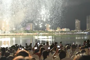 Trải nghiệm 4G Viettel tại lễ hội pháo hoa Đà Nẵng