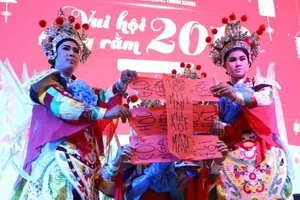 Vui nhộn đêm rước đèn Trung thu ở Diamond Lotus Riverside 