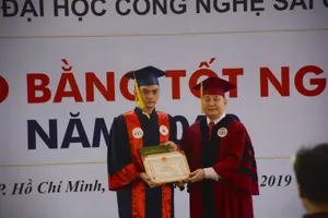 STU trao bằng tốt nghiệp cho 1.298 tân kỹ sư, tân cử nhân