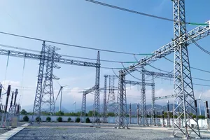 Đua nhau làm điện tái tạo gây áp lực lên lưới điện