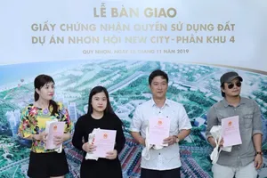 Nhơn Hội New City giao sổ đỏ cho khách hàng trước thời hạn