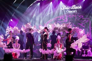 Bằng Kiều, Hồng Nhung, Lệ Quyên làm nóng đêm nhạc tại Hà Nội