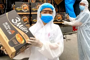 Uniben tặng 150.000 bữa ăn dinh dưỡng tới các y bác sĩ