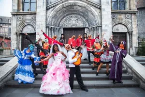 Xứ sở Cầu Vàng ‘biến hình’ với lễ hội Halloween ​