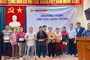 Vietbank chia sẻ với miền Trung những ngày bão lũ