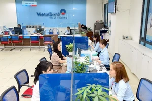 VietinBank cùng doanh nghiệp, người dân thực hiện mục tiêu kép