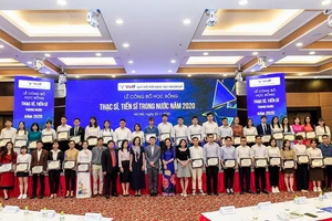 Vingroup trao học bổng gần 40 tỉ lĩnh vực Khoa học công nghệ 