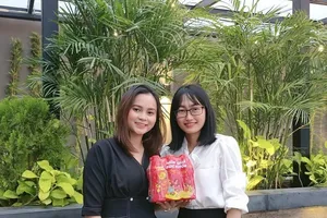 Quà tết của giới trẻ lại trở về với bó rau, chai nước vì sao?