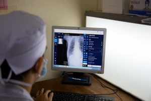 Đẩy mạnh ứng dụng AI trong y tế để chống dịch COVID-19 