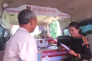 Agribank đưa dịch vụ ngân hàng đến từng hộ dân