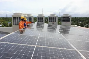 Kiểm tra thực tế mua bán điện mặt trời tại Vĩnh Long