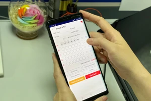 Gần 50 tỷ đồng trao thưởng người chơi trúng giải qua Vietlott SMS