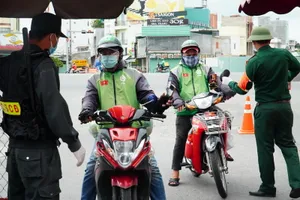 Không gì vui bằng gọi được shipper mùa giãn cách