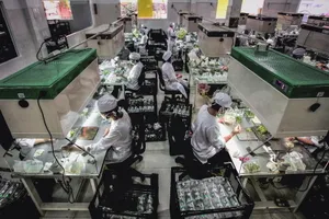 Nhiều doanh nghiệp phía Nam tạm ngưng hoạt động, lượng điện tiêu thụ giảm mạnh