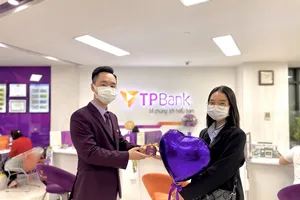 Các ngân hàng lớn đang chăm sóc khách hàng như thế nào?