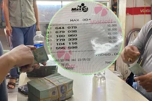 Vừa trúng Max 3D+ tiền tỉ, người chơi nhận thưởng liền tay