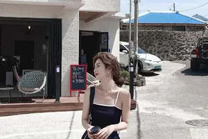 Cách phối áo croptop cực xinh cho nàng