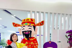 Không phải xếp hàng vẫn mua được vàng như ý đúng ngày vía Thần Tài