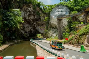 Sẵn sàng khai hội Xuân Cổng Trời Đông Giang