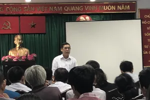 Người dân đến Sở Xây dựng 'đòi' nhà ở xã hội