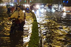  'Máy bơm đường Nguyễn Hữu Cảnh hoàn thành xuất sắc nhiệm vụ'