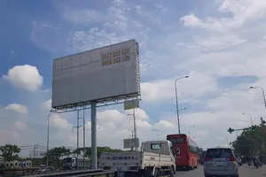 Kiểm tra chất lượng an toàn của các pa nô, áp phích quảng cáo