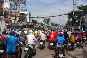 Mỗi ngày TP.HCM có gần 800 ô tô, xe máy đăng ký mới